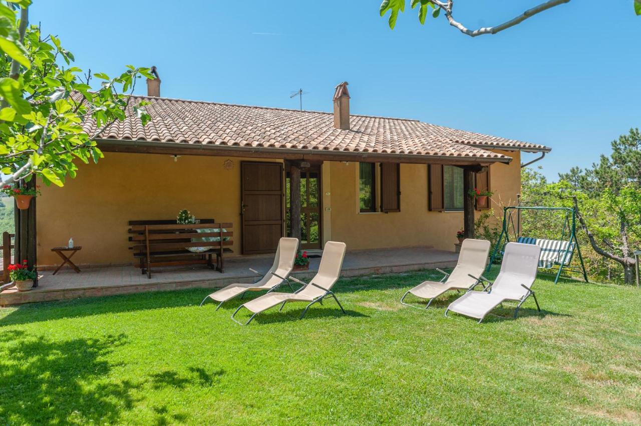 Agriturismo Le Dolci Colline Valfabbrica Exterior foto
